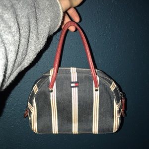Small Tommy Hilfiger purse